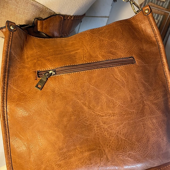 Last one‼️ Faux Fur Saddle guitar strap handbag - zipper closure - Picture 9 of 11